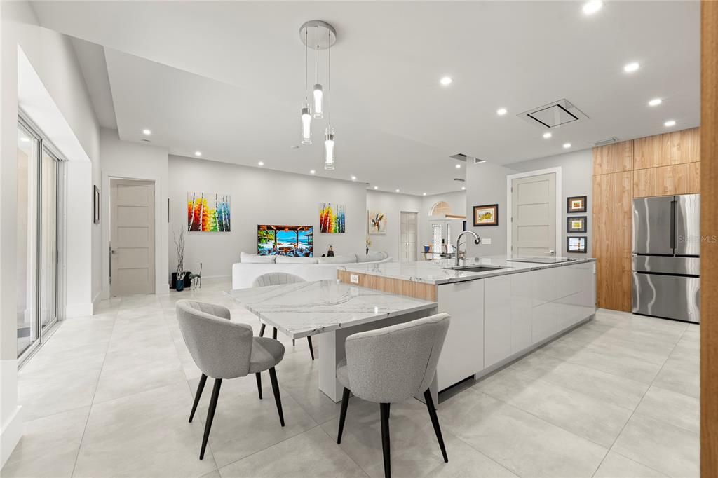 Dining room, Interior, Kitchen, Pendant Lights, Recessed Lighting, Stainless Steel Appliances
