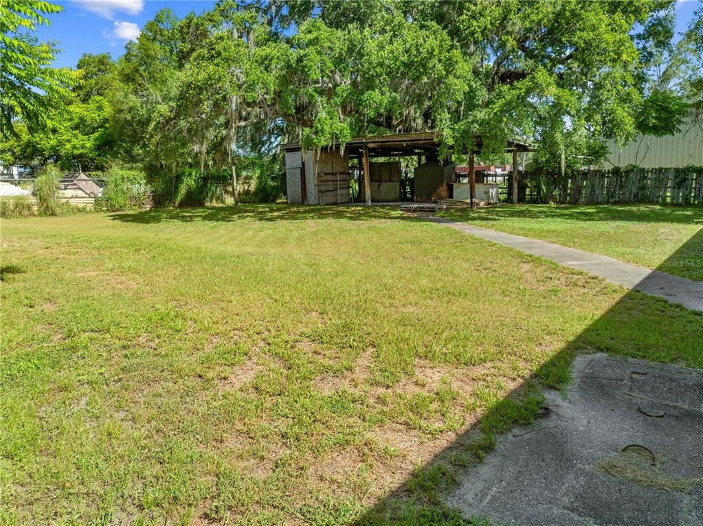 Backyard, Exterior