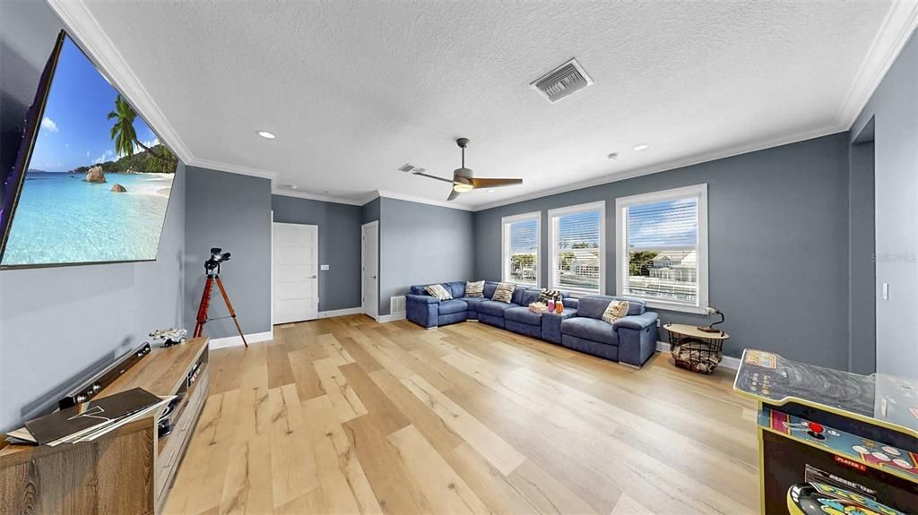 Interior, Living room, Recessed Lighting, Wood Texture Flooring