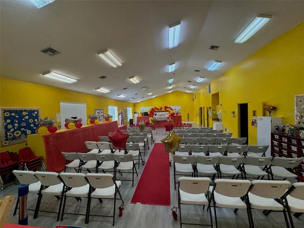 Dining room, Interior, Recessed Lighting
