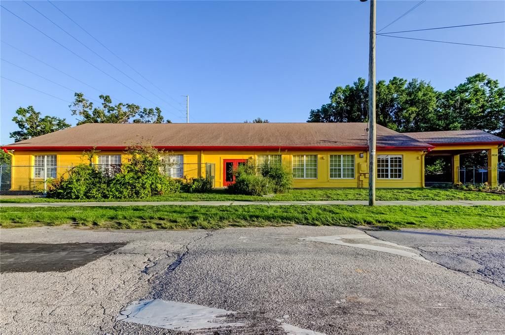 Exterior, Facade, Ranch