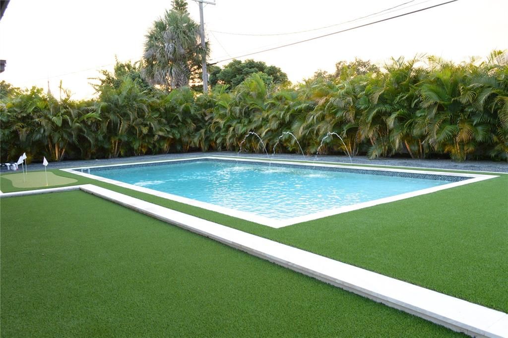Exterior, Pool