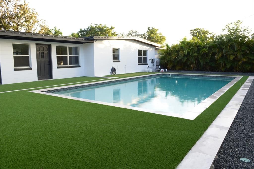 Exterior, Pool