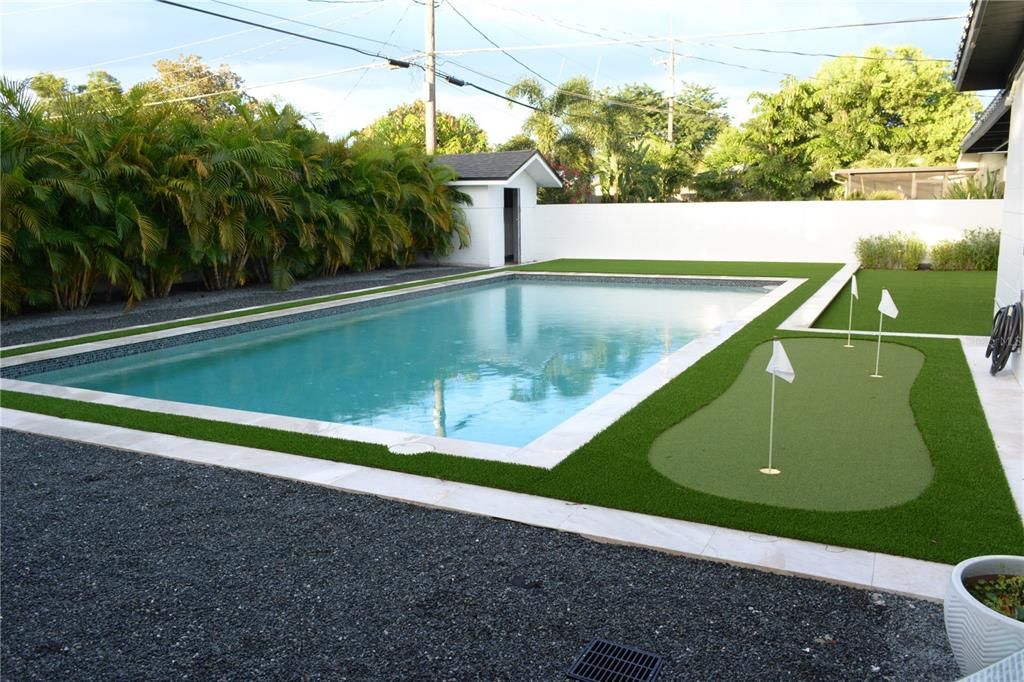 Exterior, Pool