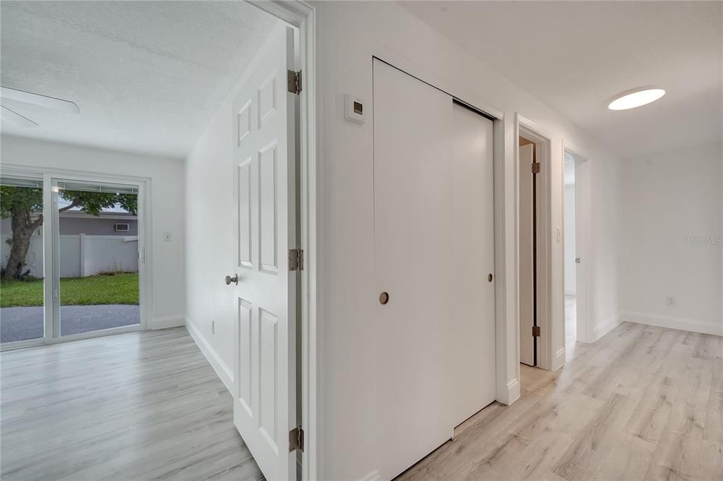 Interior, Recessed Lighting, Wood Texture Flooring