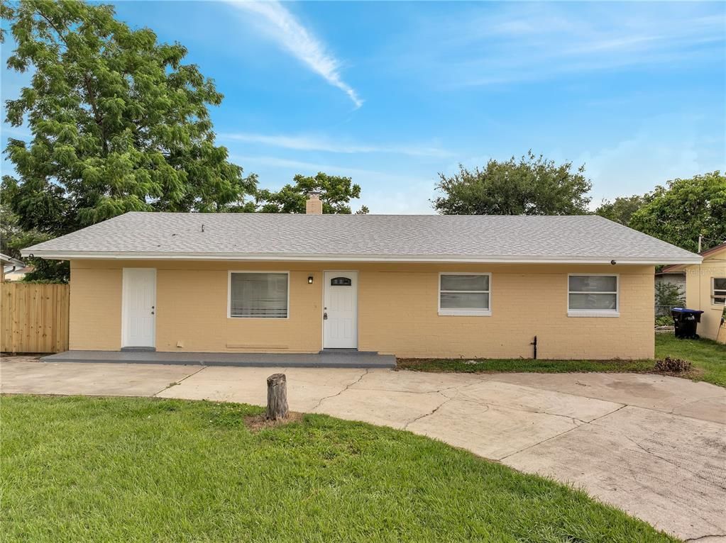Backyard, Exterior, Facade, Ranch