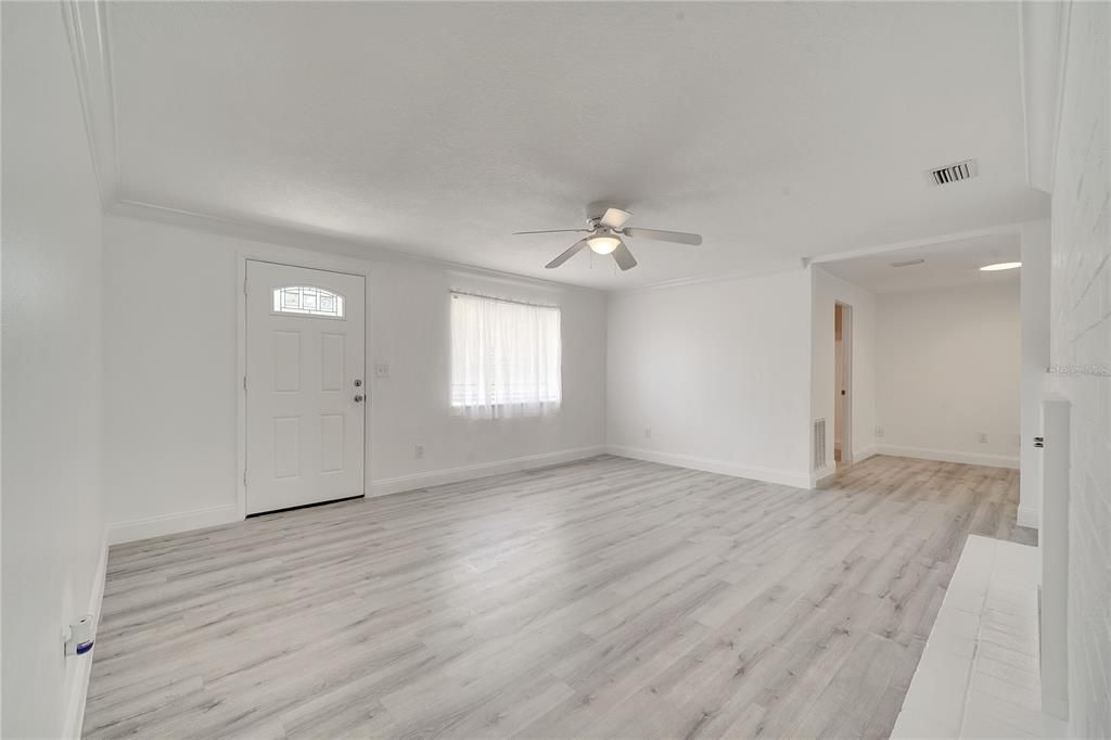 Empty room, Interior, Recessed Lighting, Wood Texture Flooring