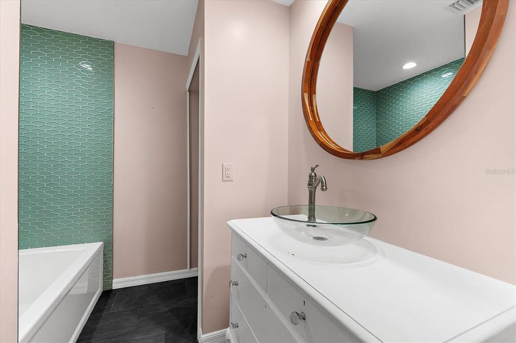 Bathroom, Interior, Recessed Lighting