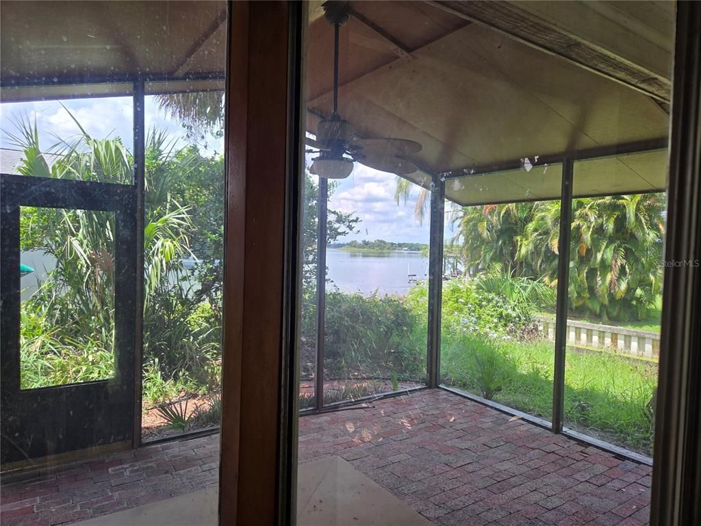 Interior, Sun Room, Water