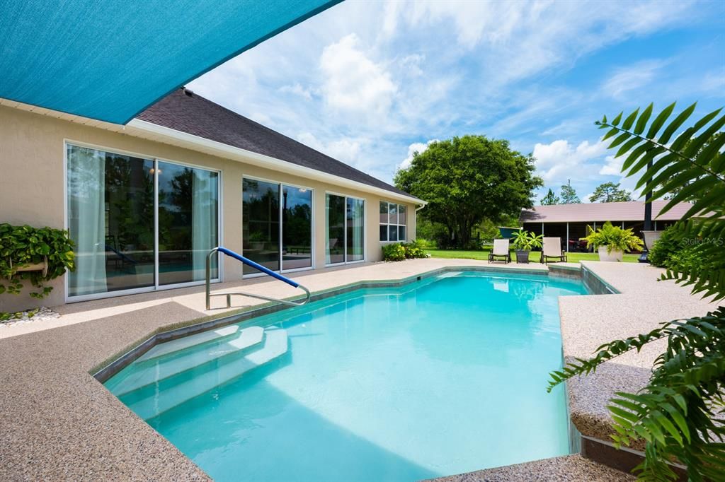 Exterior, Pool