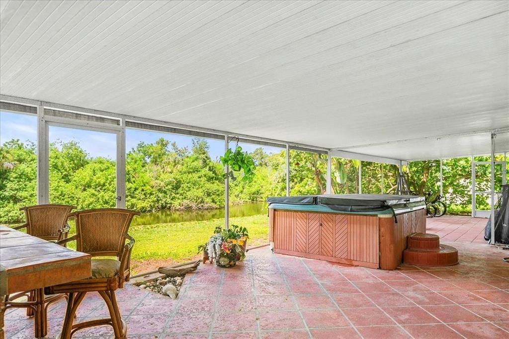 Hot Tub, Interior, Sun Room