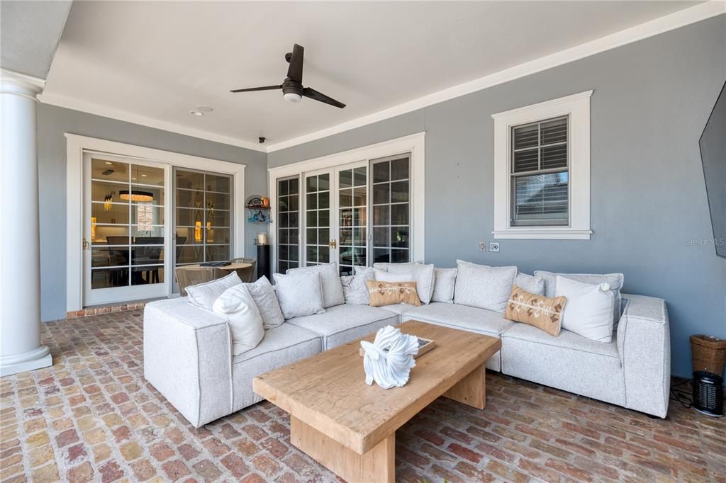 Exterior, Living room