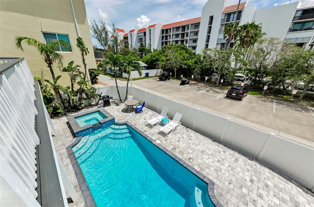 Exterior, Pool