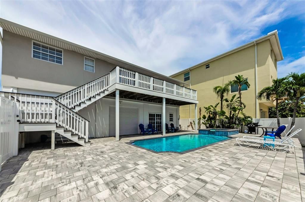Exterior, Pool