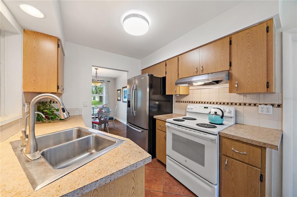 Dining room, Interior, Kitchen, Recessed Lighting
