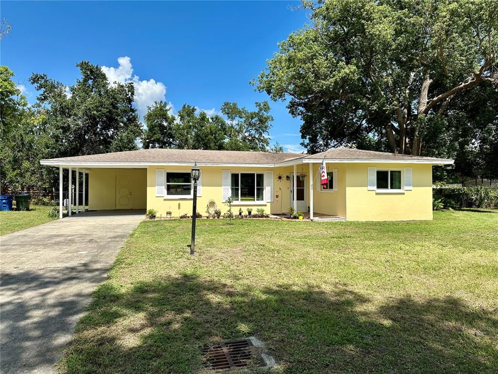 Backyard, Exterior, Facade, Ranch