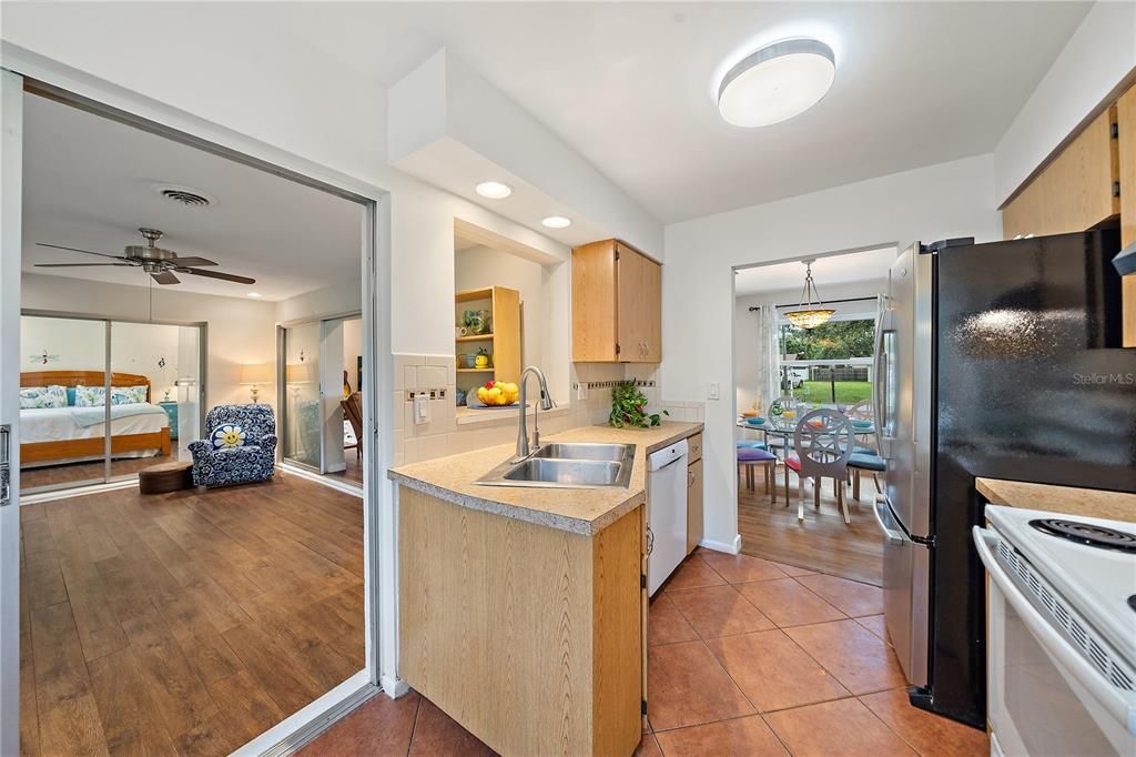 Dining room, Interior, Kitchen, Recessed Lighting, Wood Texture Flooring