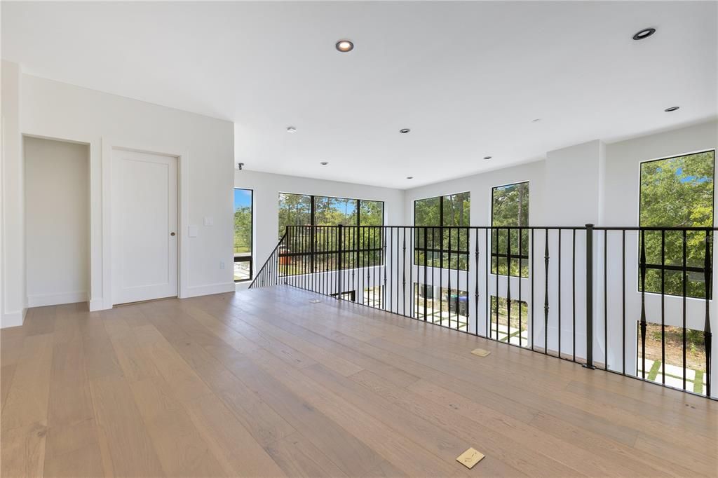 Interior, Recessed Lighting, Wood Texture Flooring