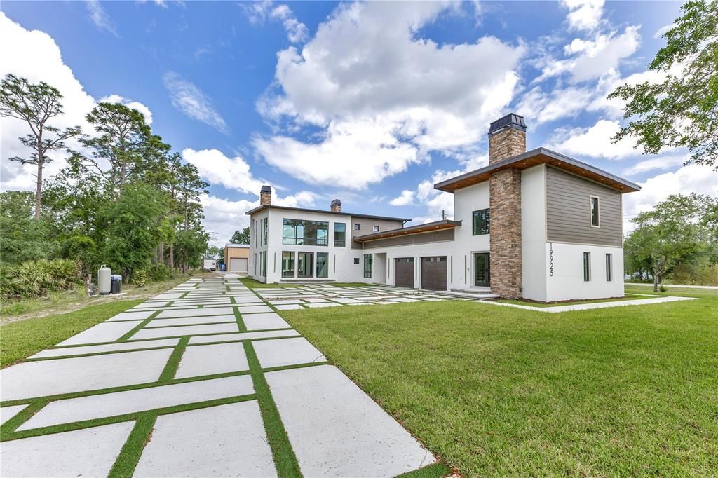 Backyard, Exterior