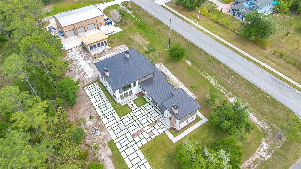 Exterior, Drone