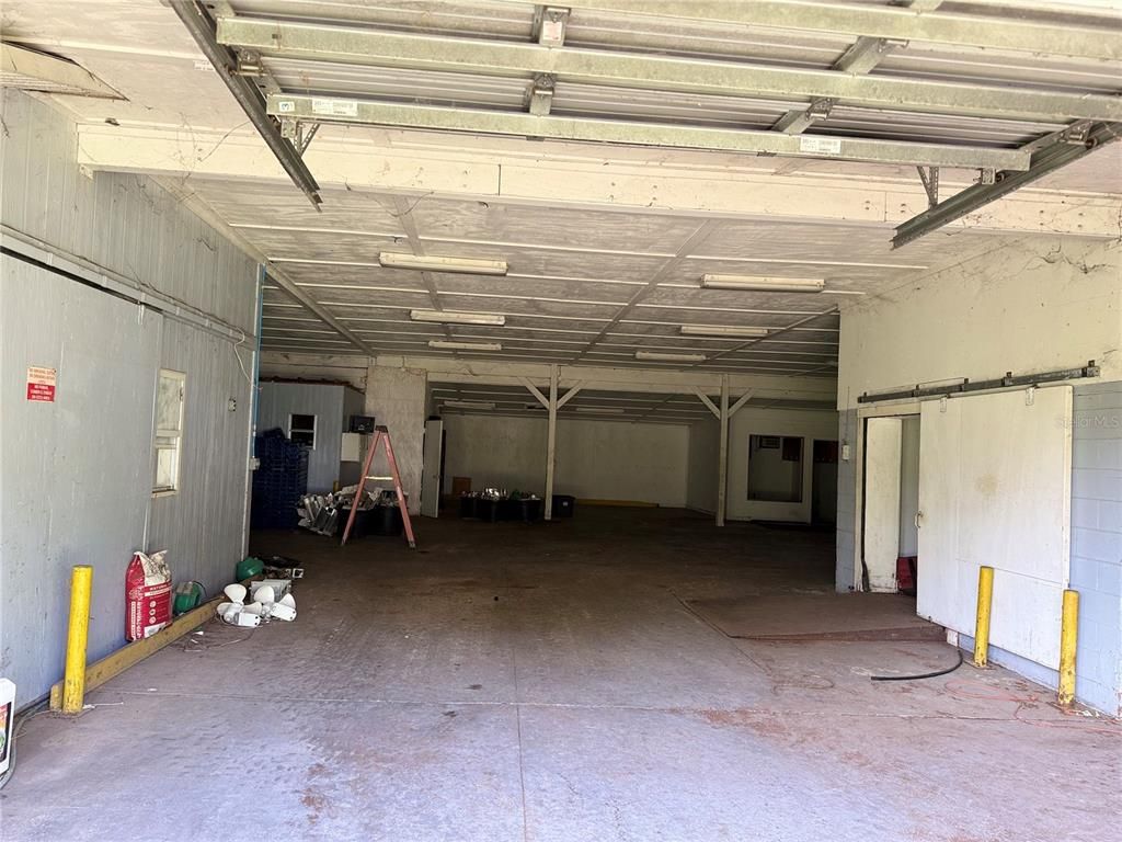Garage, Interior