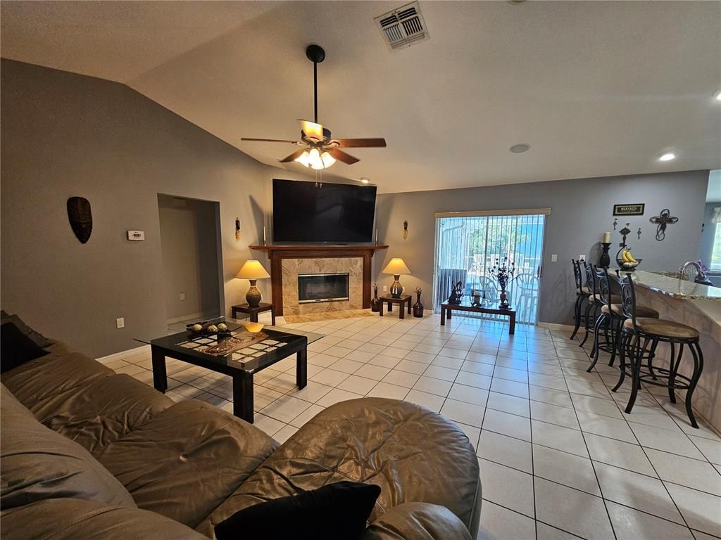 Fireplace, Interior, Living room, Recessed Lighting