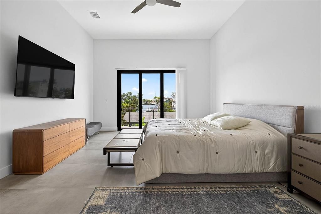 Bedroom, Interior, Water
