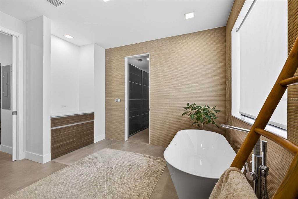 Bathroom, Free Standing Baths, Interior, Recessed Lighting