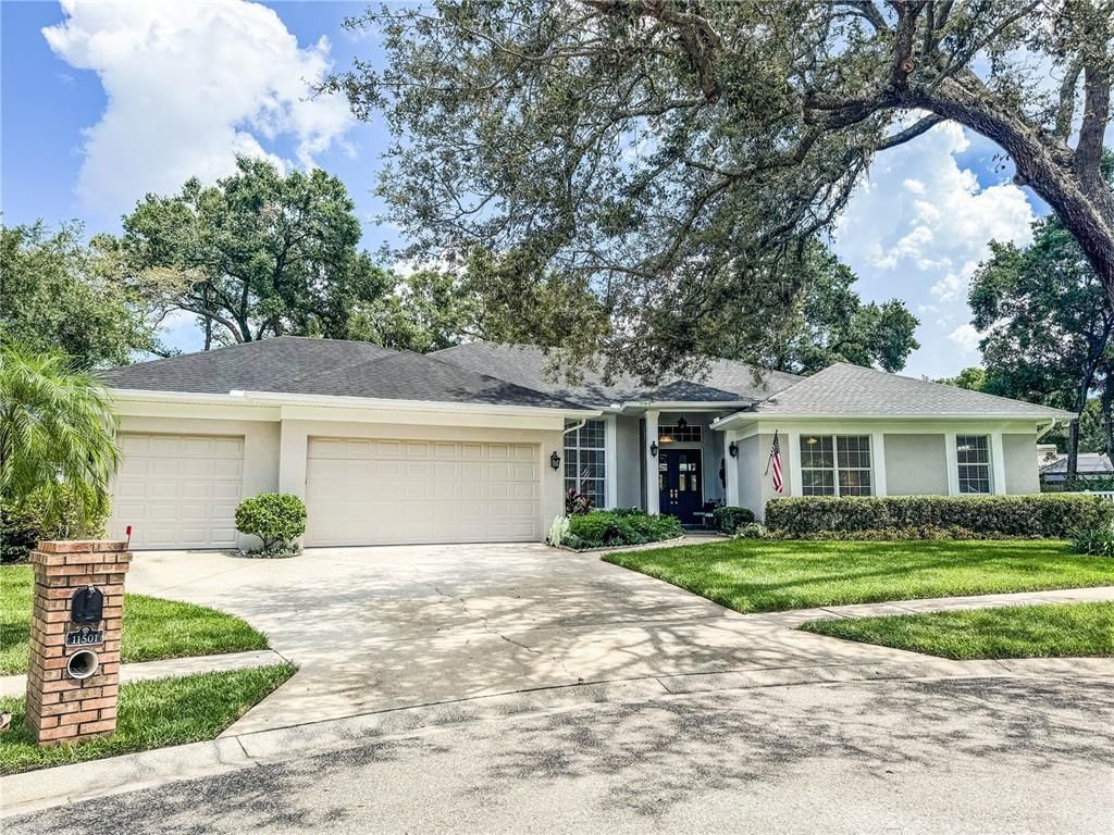 Attached, Exterior, Facade, Ranch