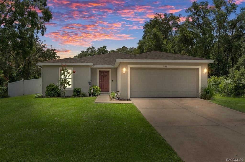 Attached, Backyard, Exterior, Facade, Ranch