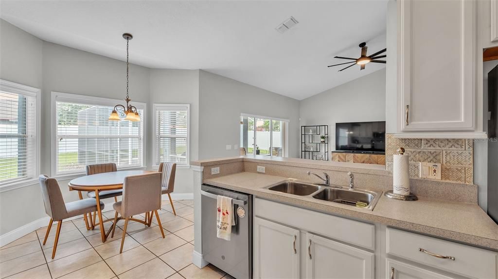 Dining room, Interior, Kitchen, Pendant Lights