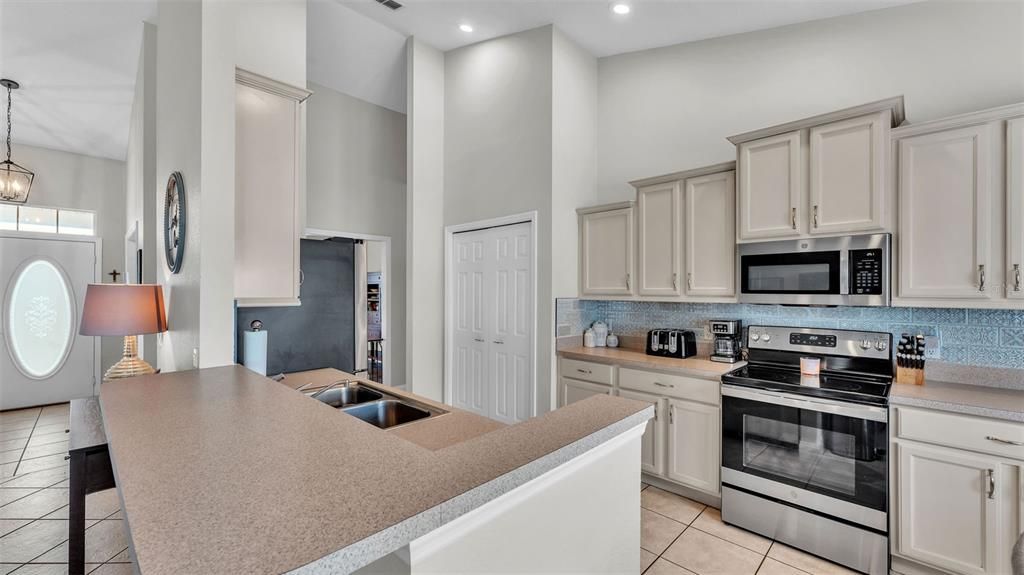 Interior, Kitchen, Pendant Lights, Recessed Lighting, Stainless Steel Appliances