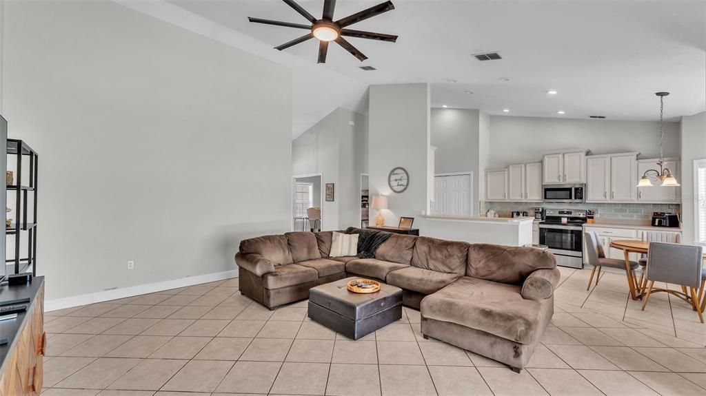 Dining room, Interior, Kitchen, Living room, Pendant Lights, Recessed Lighting, Stainless Steel Appliances