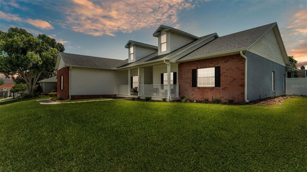 Backyard, Exterior, Facade, Brick Facade, Ranch