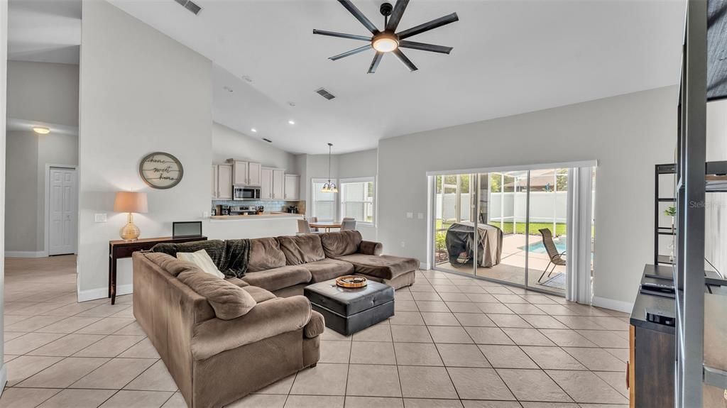Interior, Kitchen, Living room, Pendant Lights, Recessed Lighting, Stainless Steel Appliances