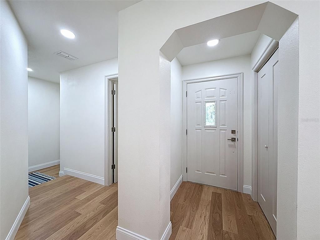 Interior, Recessed Lighting, Wood Texture Flooring