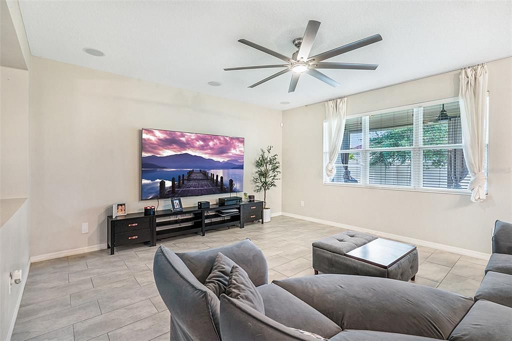 Interior, Living room, Water