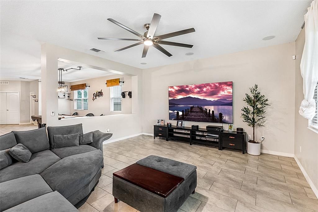 Interior, Living room, Water