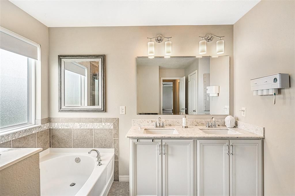 Bathroom, Dual Sink Vanities, Interior