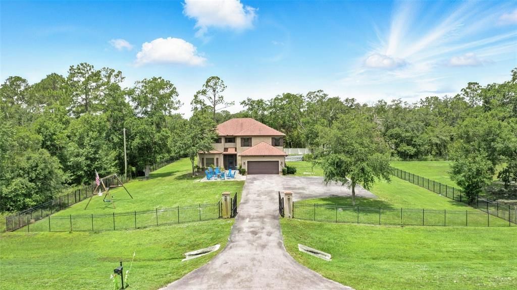 Backyard, Exterior