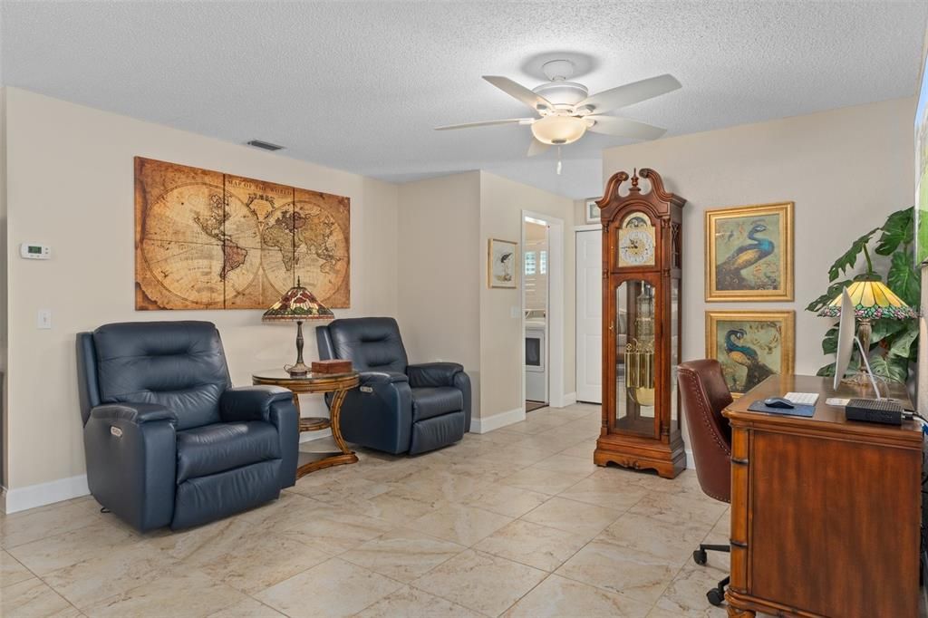 Home Office, Interior