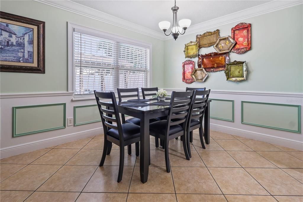 Chandelier, Dining room, Interior, Pendant Lights