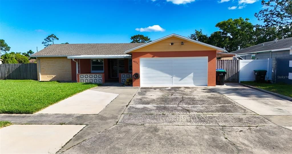 Attached, Exterior, Facade, Brick Facade, Ranch