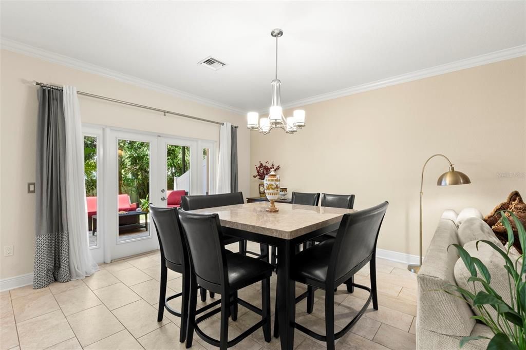 Chandelier, Dining room, Interior