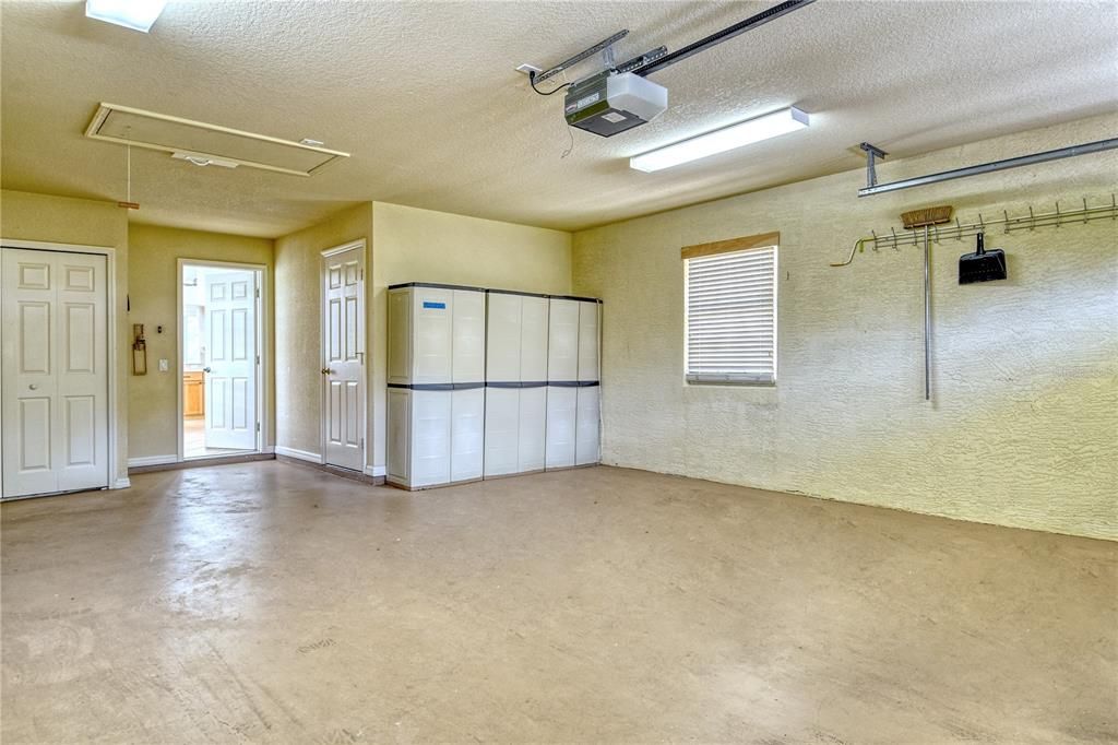 Garage, Interior