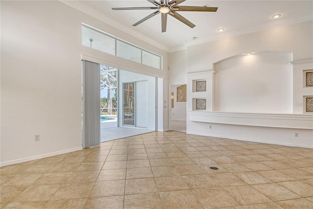 Empty room, Interior, Recessed Lighting