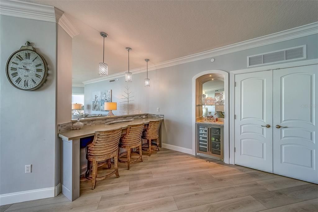 Interior, Pendant Lights, Wood Texture Flooring