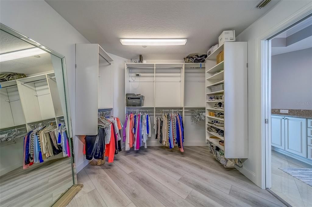 Interior, Walk-in Closets, Wood Texture Flooring