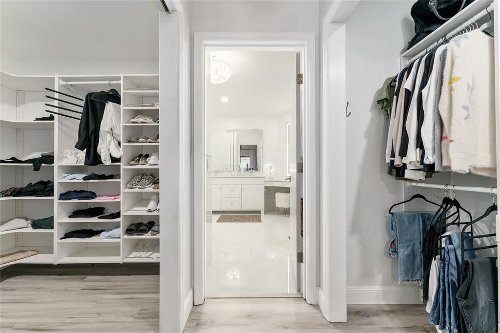 Bathroom, Interior, Recessed Lighting, Walk-in Closets, Wood Texture Flooring