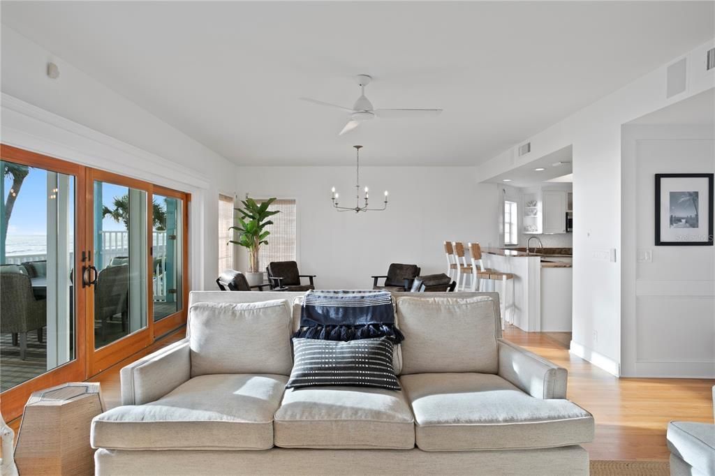 Chandelier, Dining room, Interior, Living room, Pendant Lights, Recessed Lighting, Wood Texture Flooring